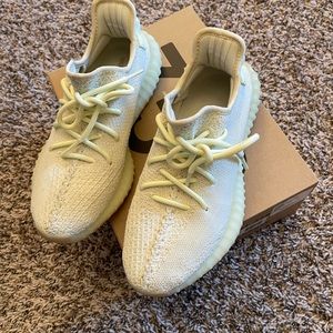 Yeezy 350 v2